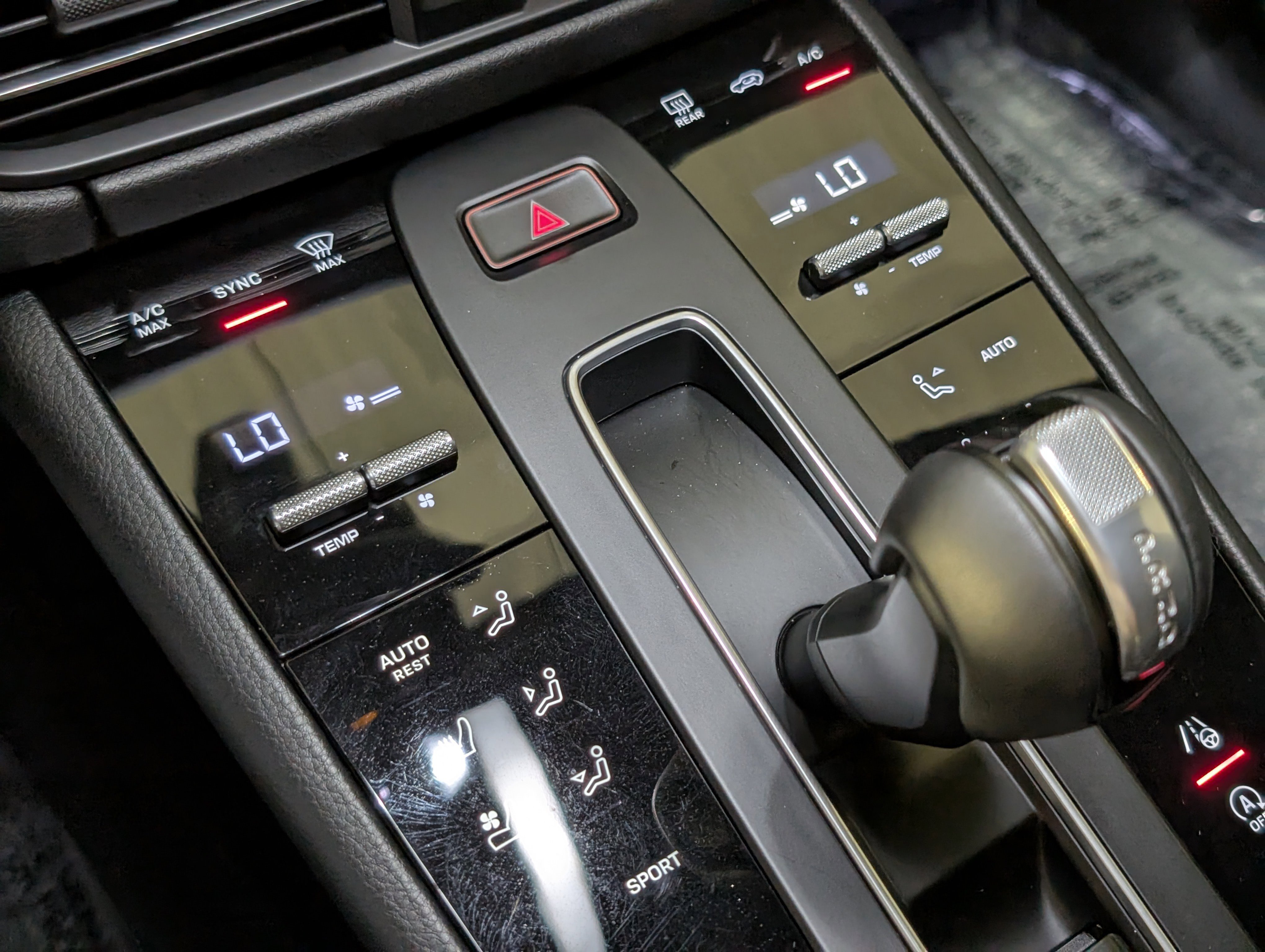 Certified 2025 Porsche Macan image 41