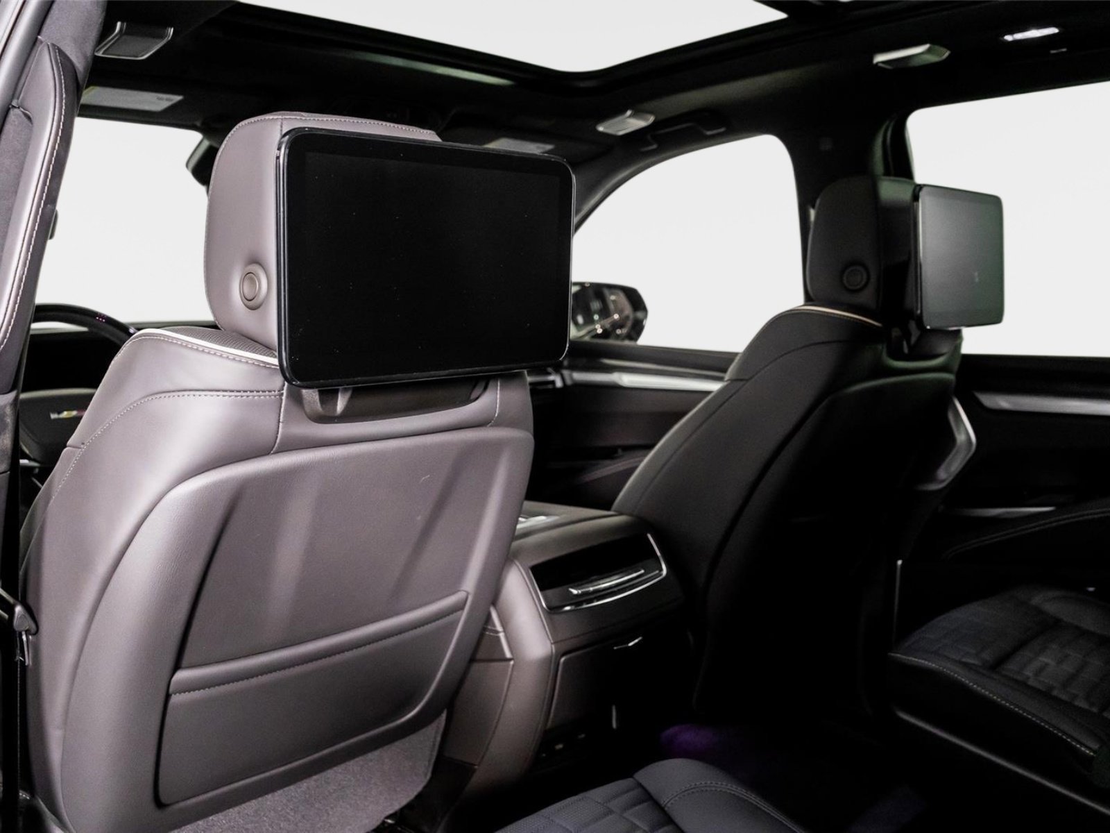 Used 2026 Cadillac Escalade V w/ LPO, Floor Liner Package image 35