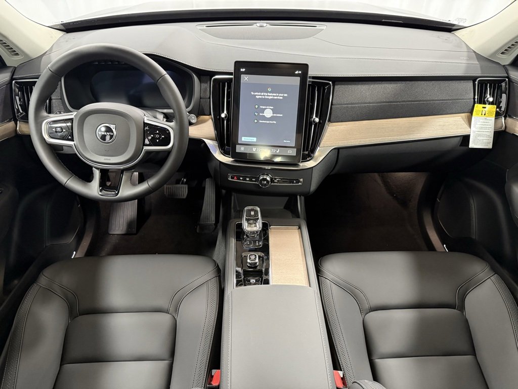 New 2026 Volvo XC90 B5 Core image 2