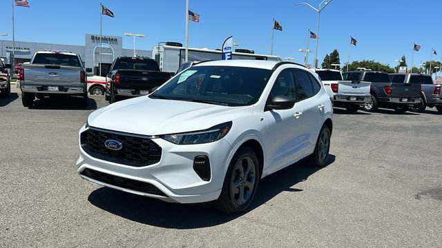 Certified 2023 Ford Escape ST-Line w/ Tech Pack #1 AWD/4WD image 8