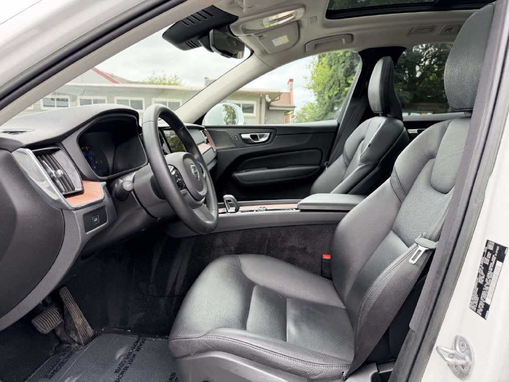 Used 2023 Volvo XC60 B5 Plus w/ Climate Package AWD/4WD image 20
