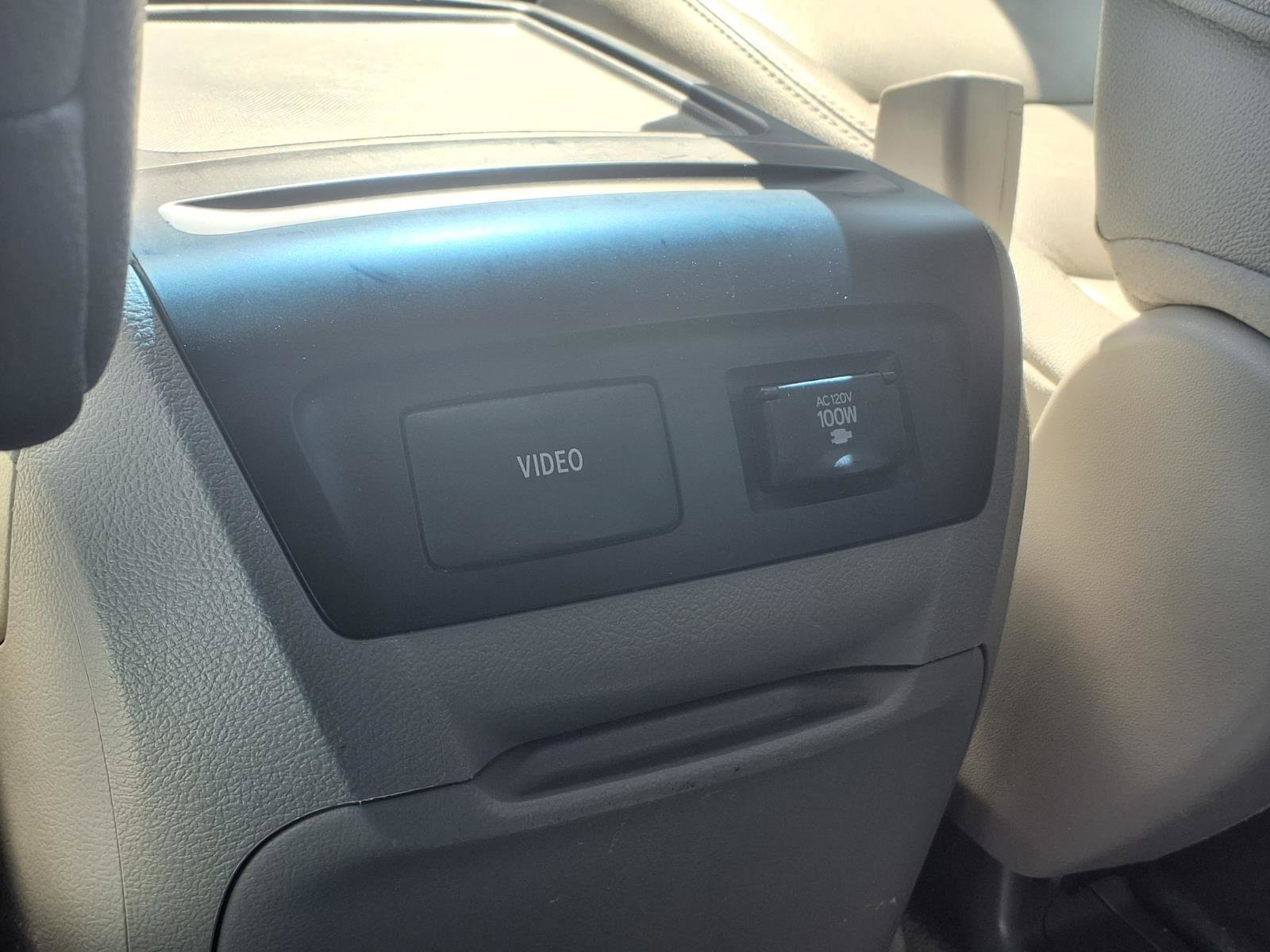 Used 2017 Toyota Sienna XLE Premium FWD image 22