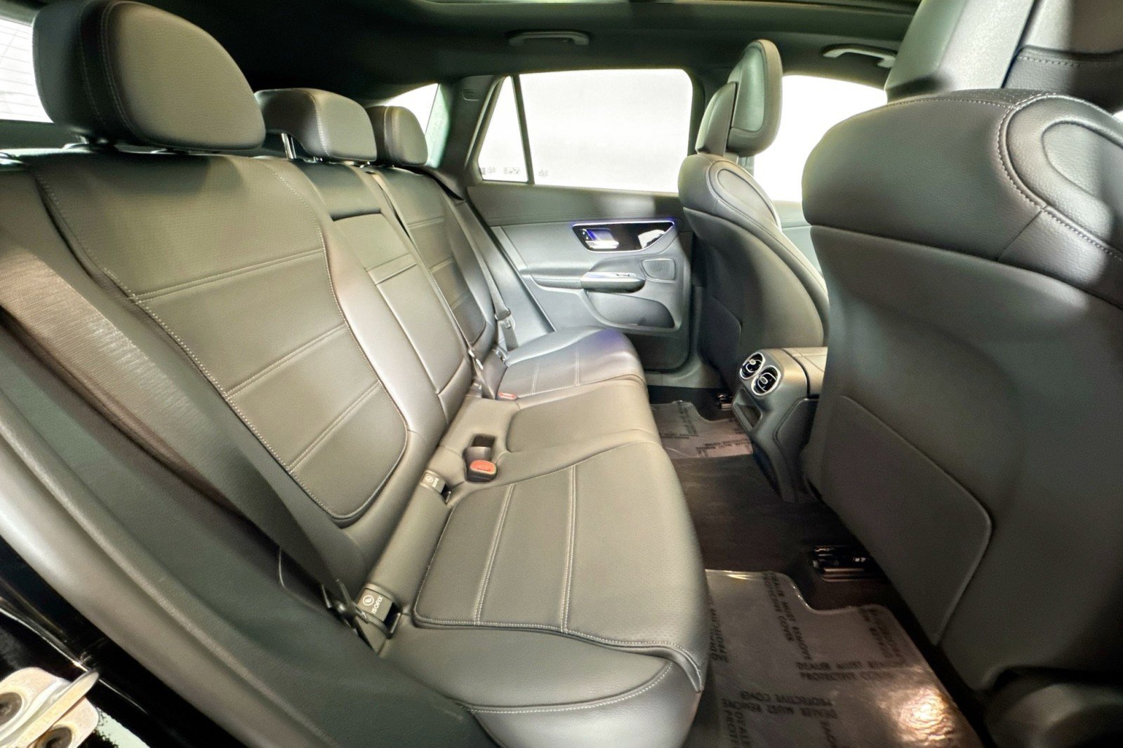 Used 2023 Mercedes-Benz GLC 300 4MATIC image 25