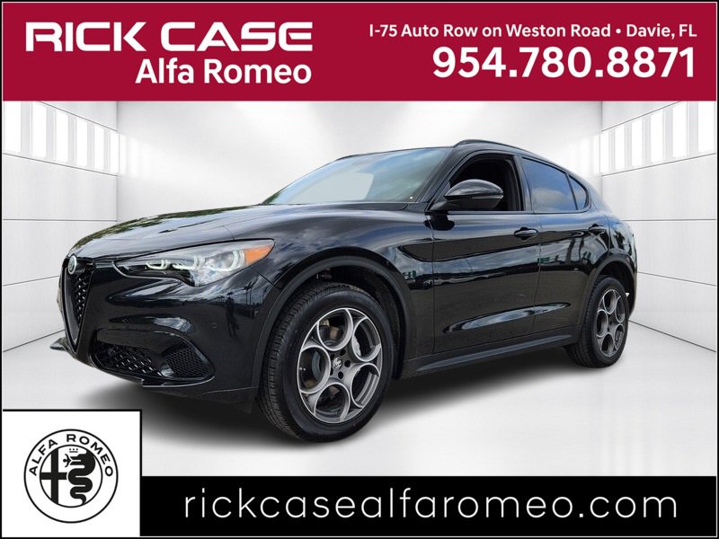 New 2025 Alfa Romeo Stelvio Sprint image 1