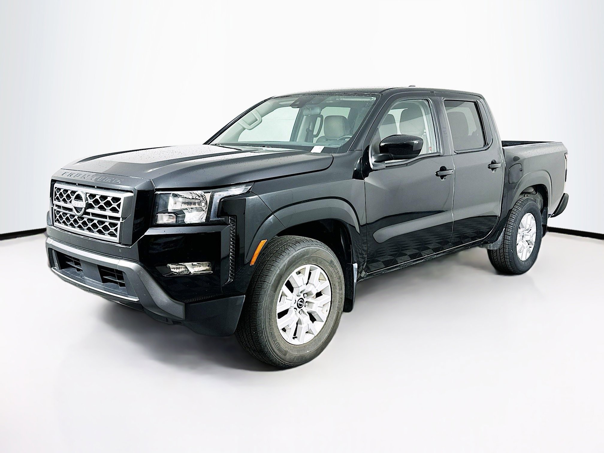 Used 2022 Nissan Frontier SV image 3