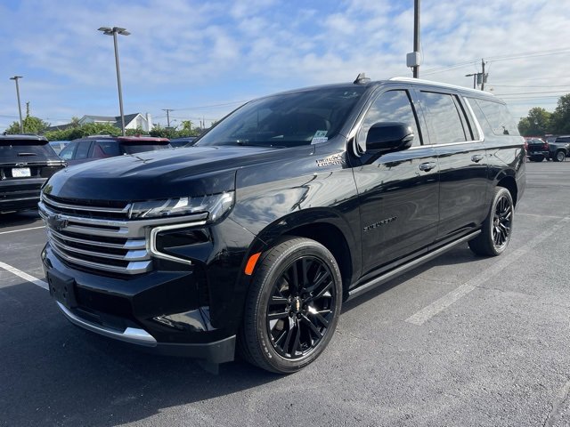 Used 2021 Chevrolet Suburban High Country image 3