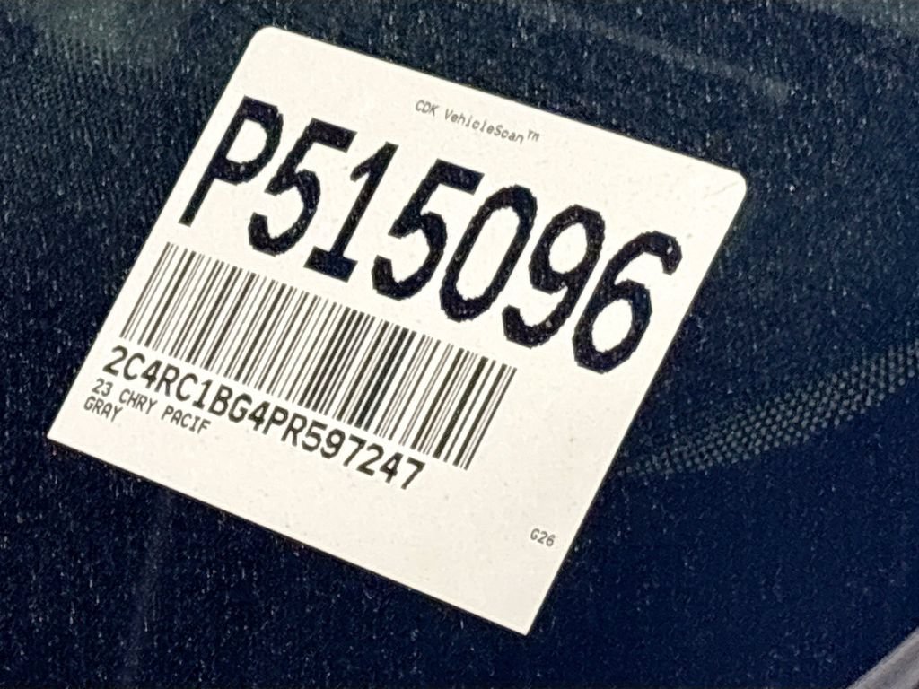 Certified 2023 Chrysler Pacifica Touring-L FWD image 24