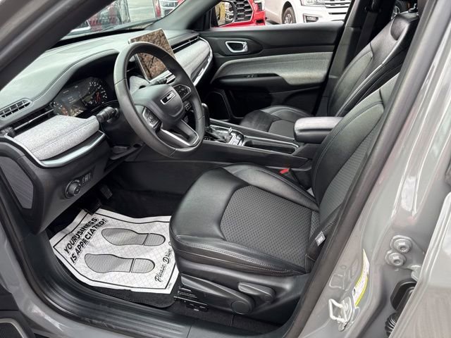Used 2024 Jeep Compass Latitude image 17