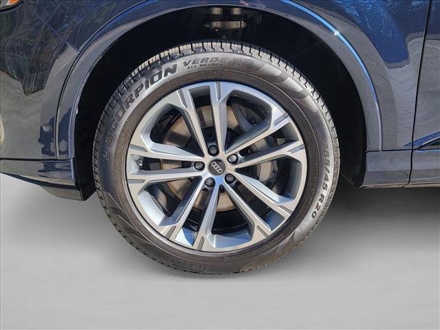 Certified 2025 Audi Q7 2.0T Premium w/ Convenience Plus Package image 10