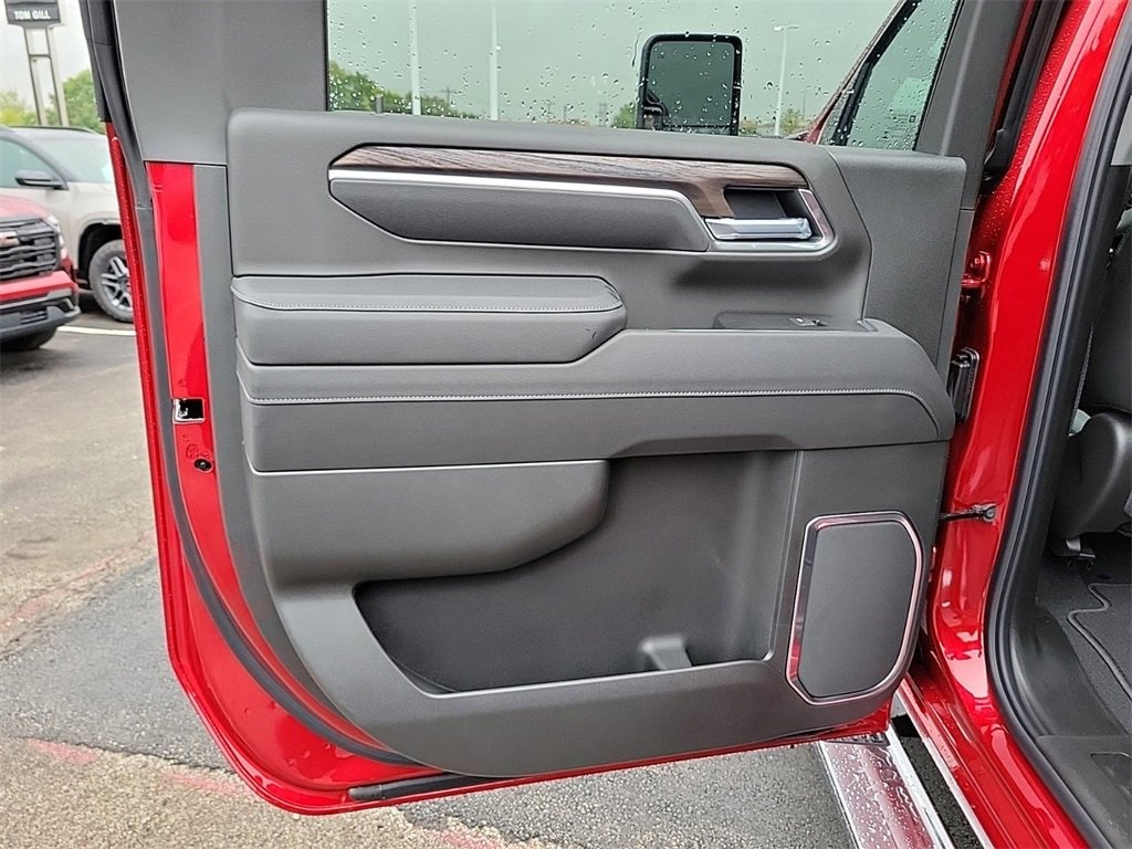 New 2026 GMC Sierra 2500 SLT w/ SLT Premium Package image 13