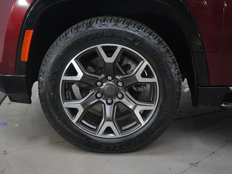 Used 2024 Jeep Wagoneer L Series III w/ Flexible Seating Group image 27