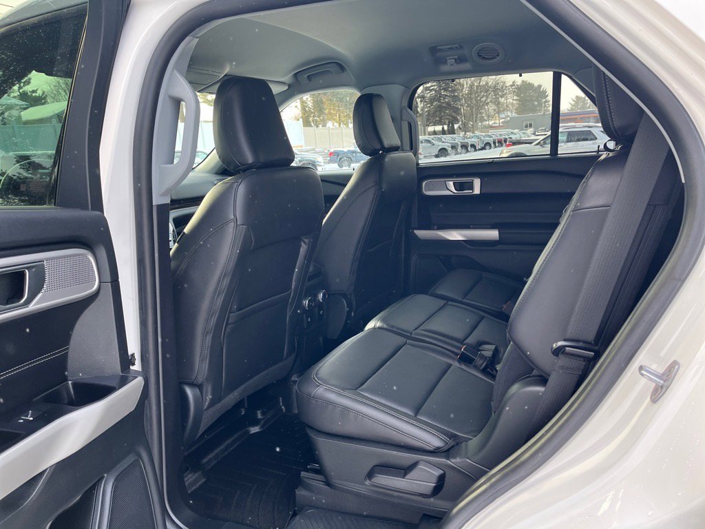Used 2022 Ford Explorer Limited w/ Equipment Group 301A image 10