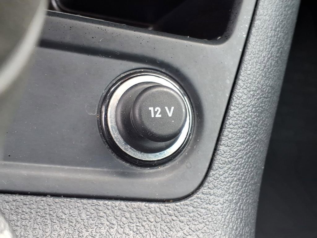 Used 2017 Volkswagen Tiguan S image 16