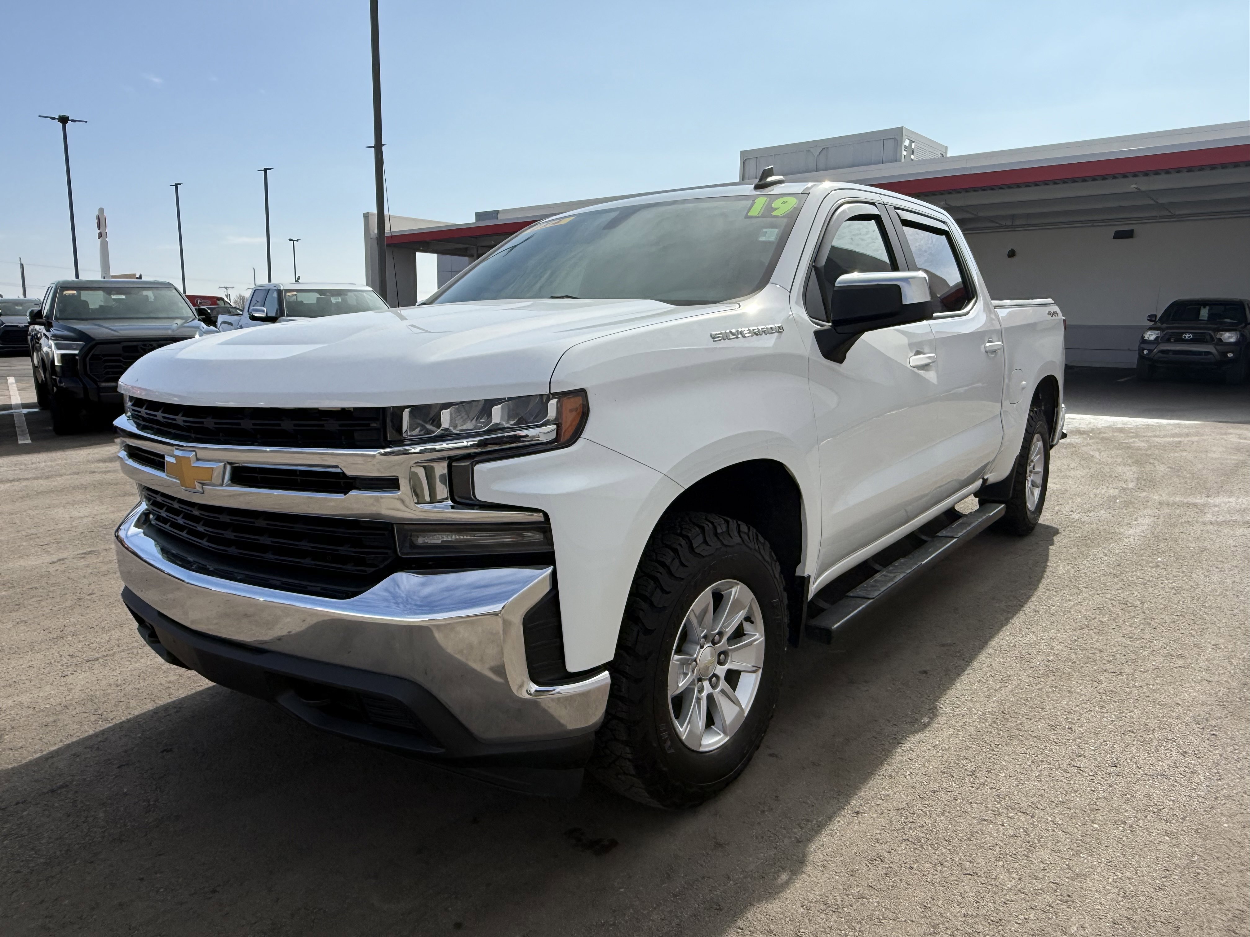 Used 2019 Chevrolet Silverado 1500 LT w/ All-Star Edition image 17