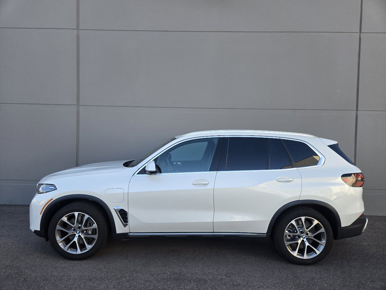 Used 2026 BMW X5 xDrive50e w/ Climate Comfort Package