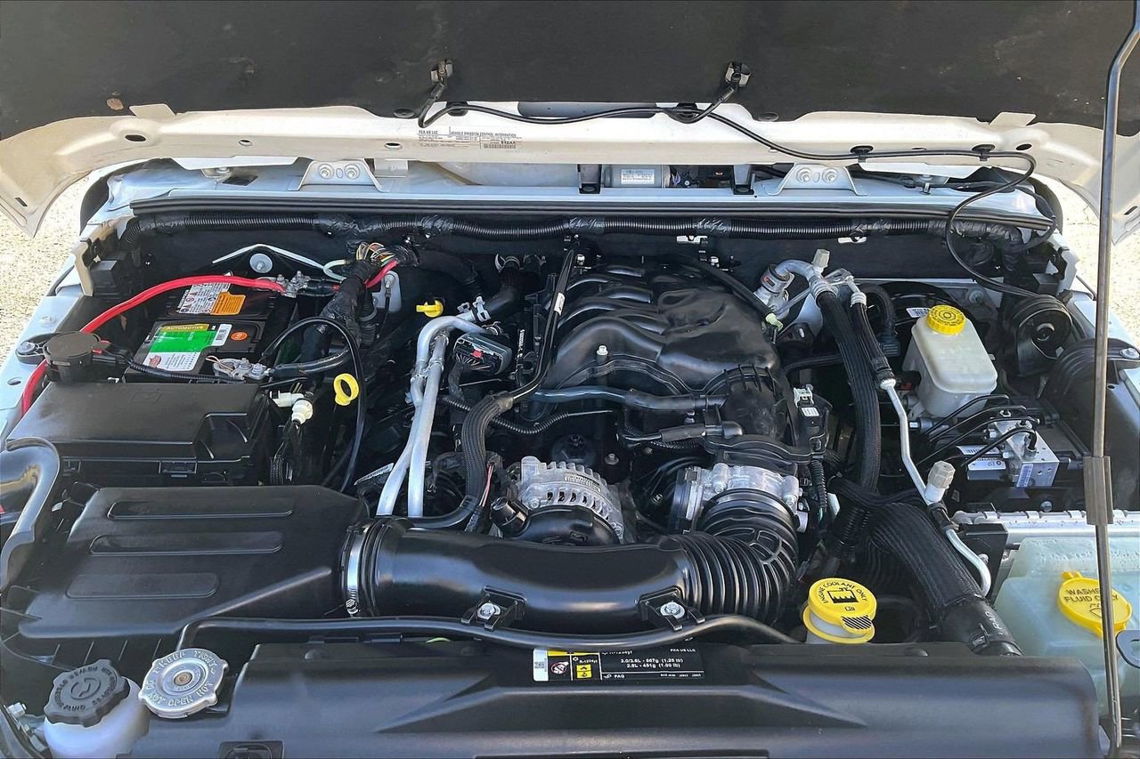 Certified 2017 Jeep Wrangler Unlimited Rubicon image 33