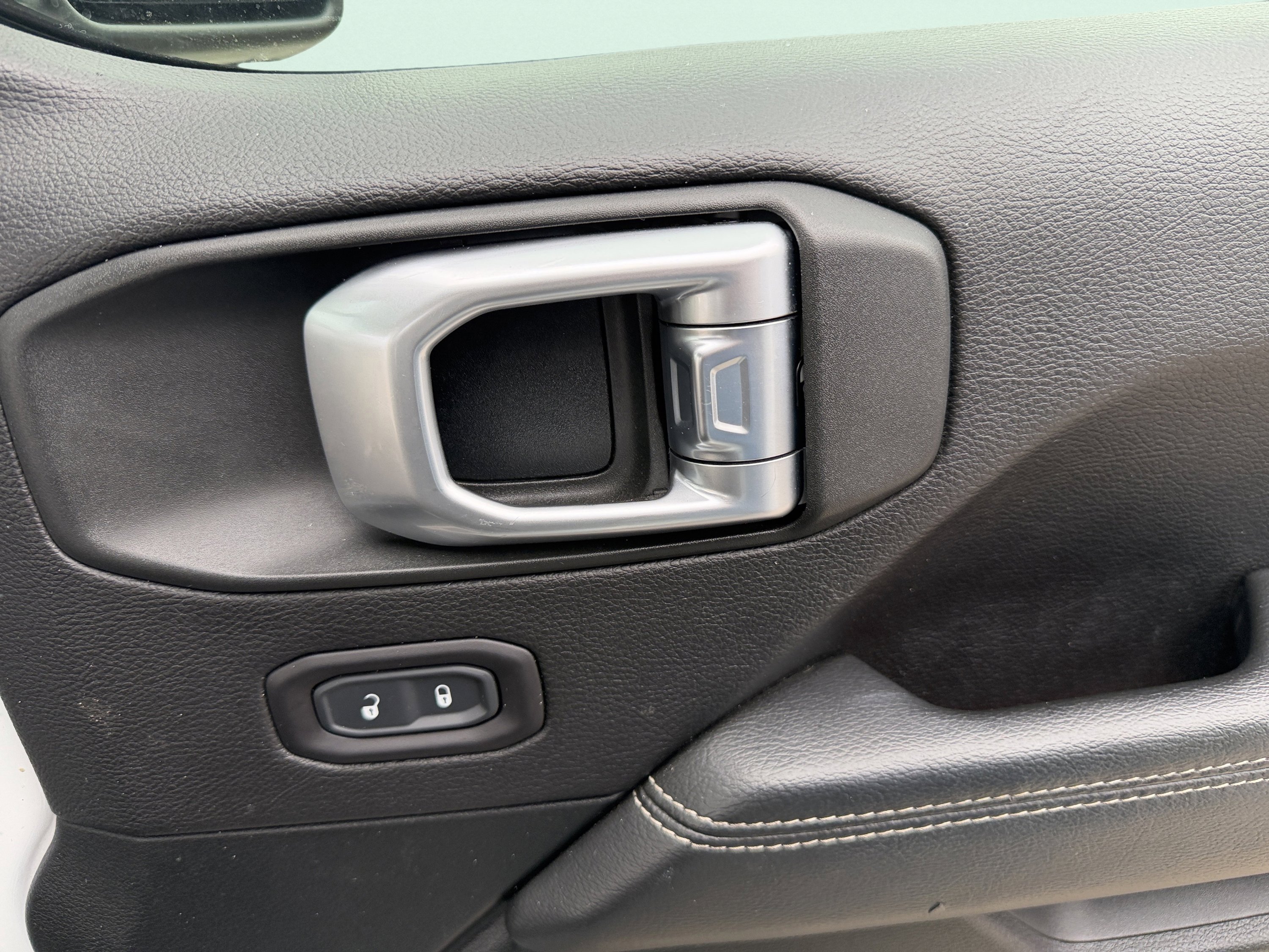 Used 2020 Jeep Gladiator Overland image 57
