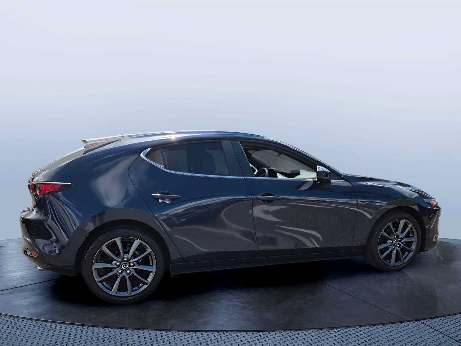 Used 2023 MAZDA MAZDA3 s FWD image 3