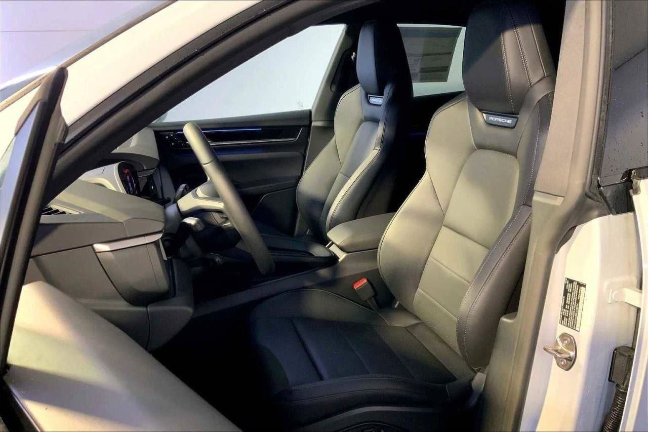 New 2025 Porsche Macan Electric image 61