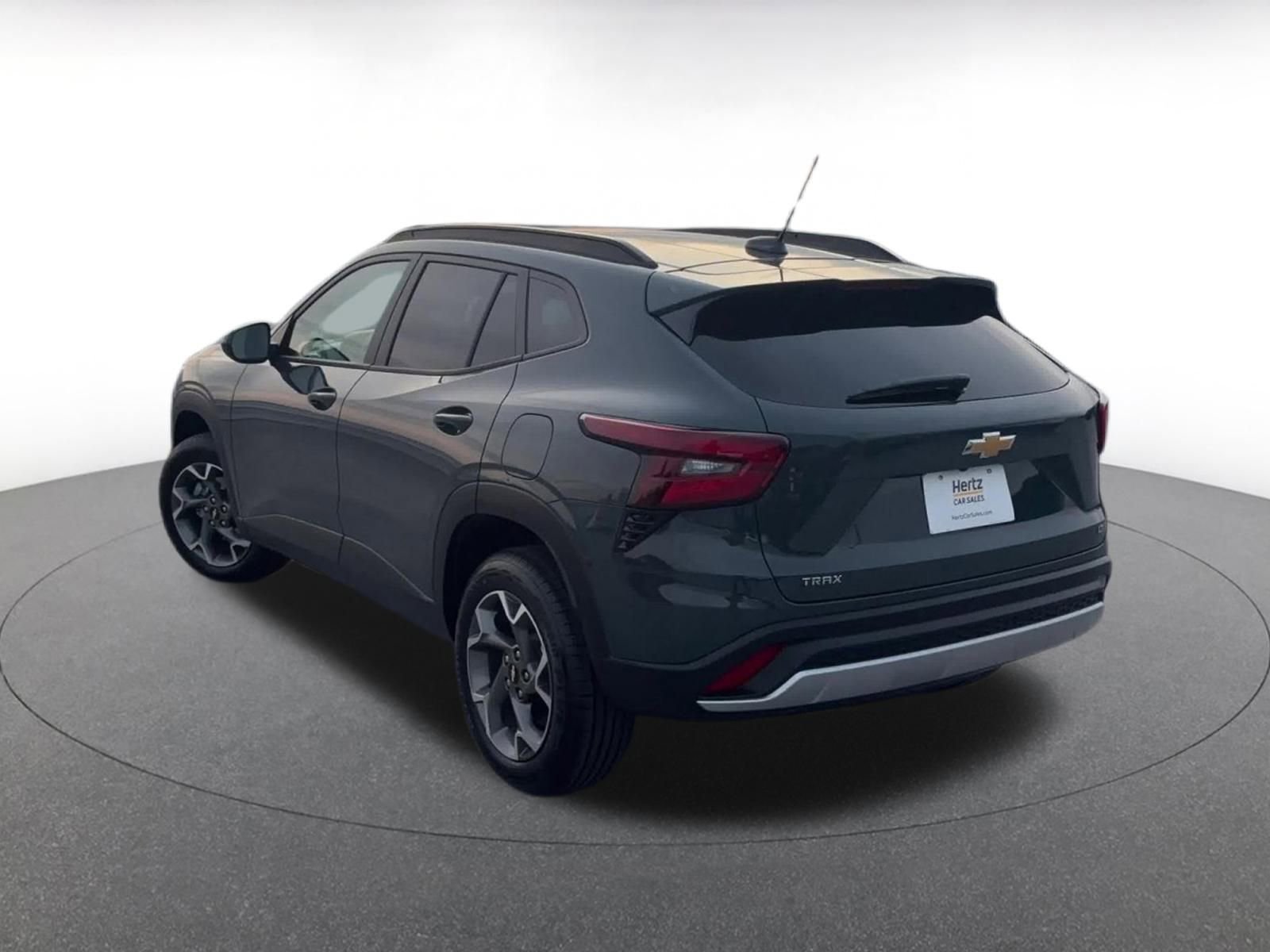 Used 2025 Chevrolet Trax LT image 11
