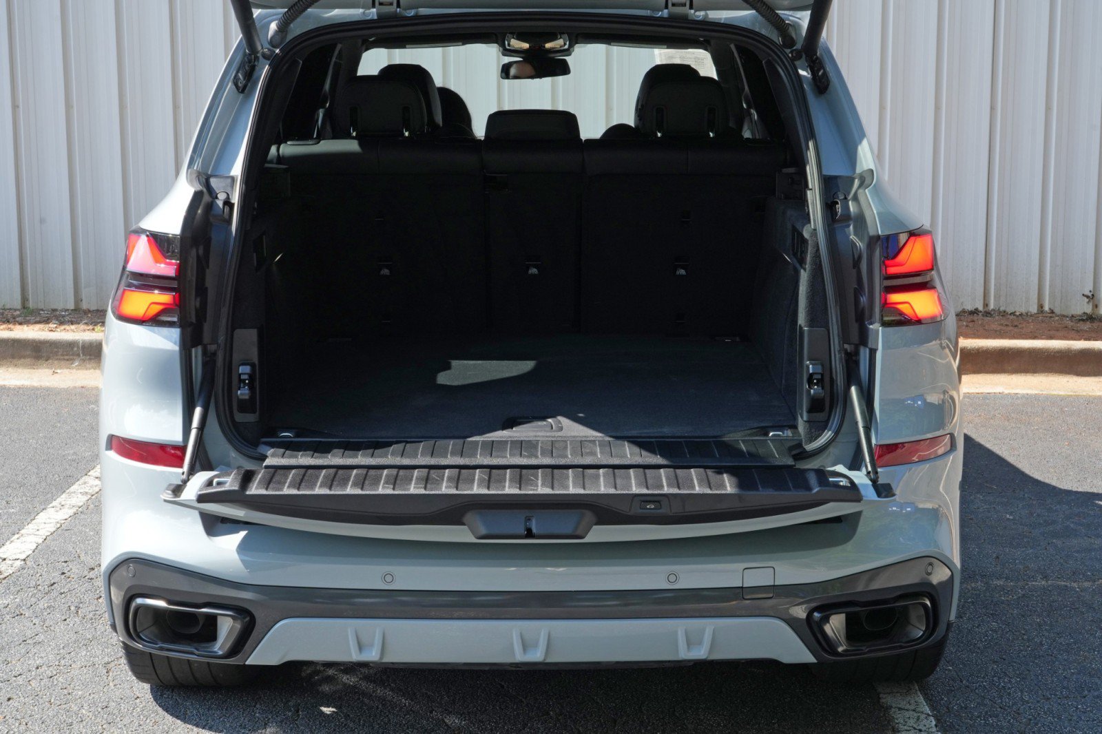 Used 2024 BMW X5 sDrive40i w/ M Sport Package RWD image 10