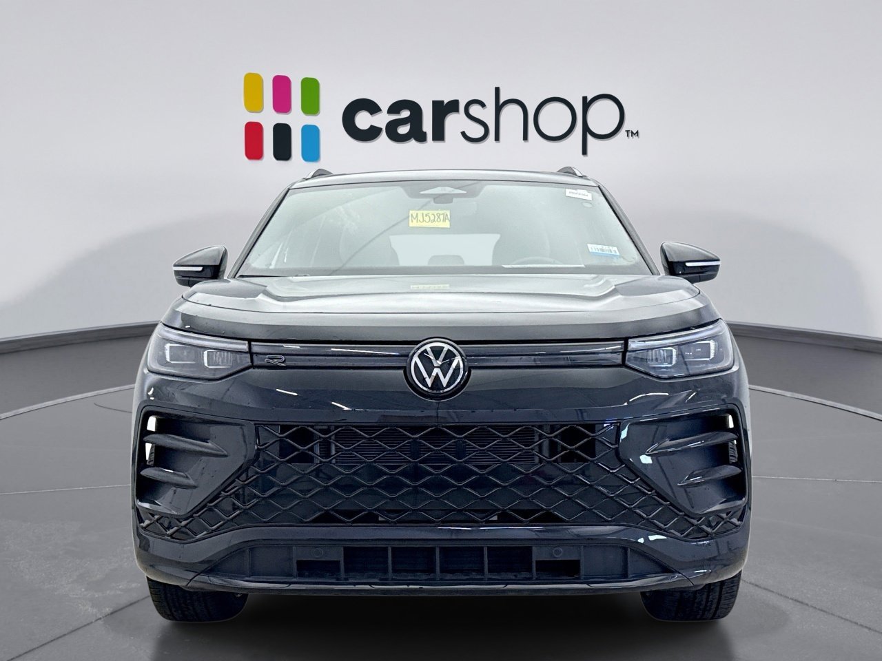 Used 2025 Volkswagen Tiguan SE R-Line AWD/4WD image 8