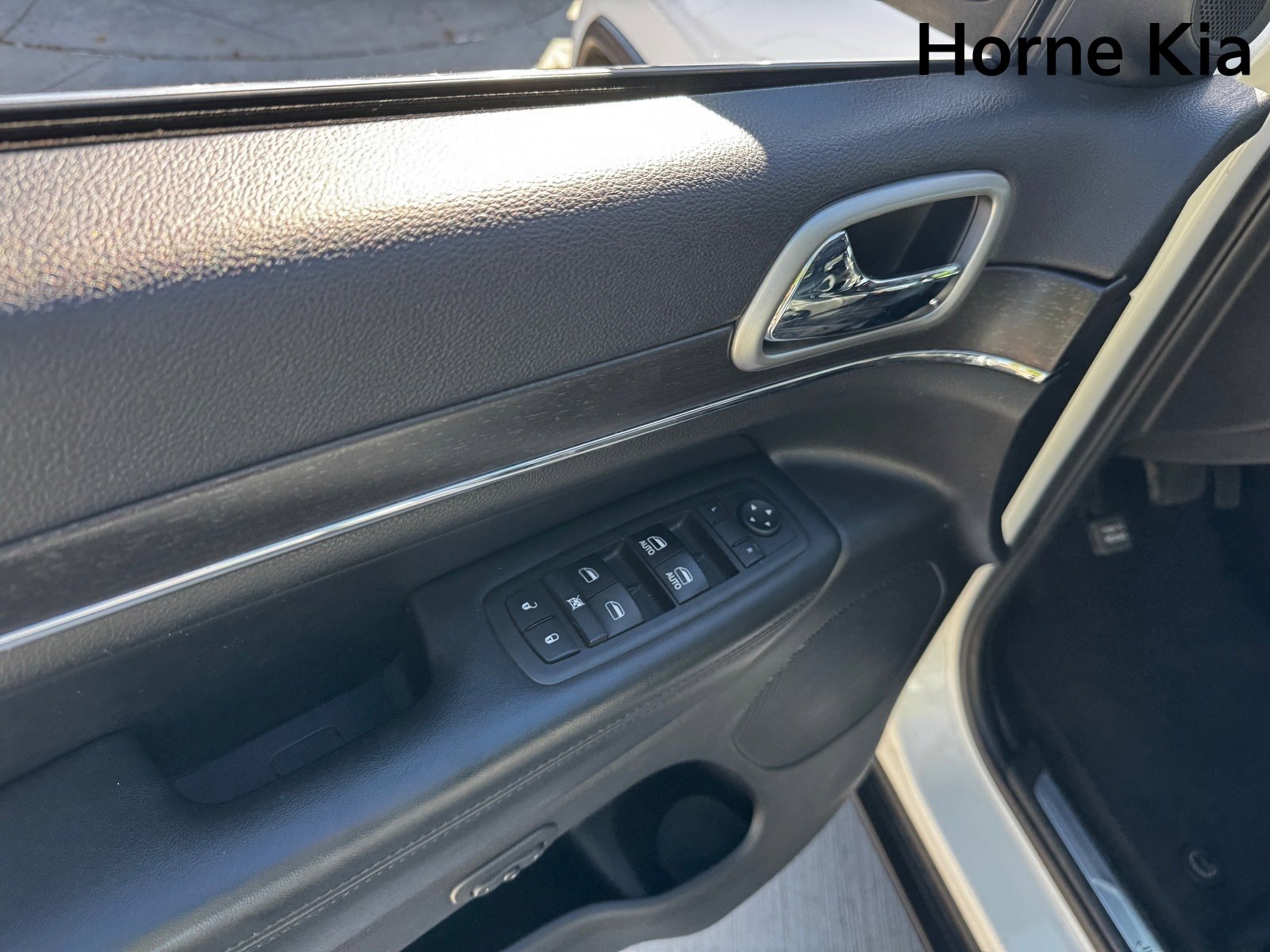 Used 2018 Jeep Grand Cherokee Limited w/ Luxury Group II image 10