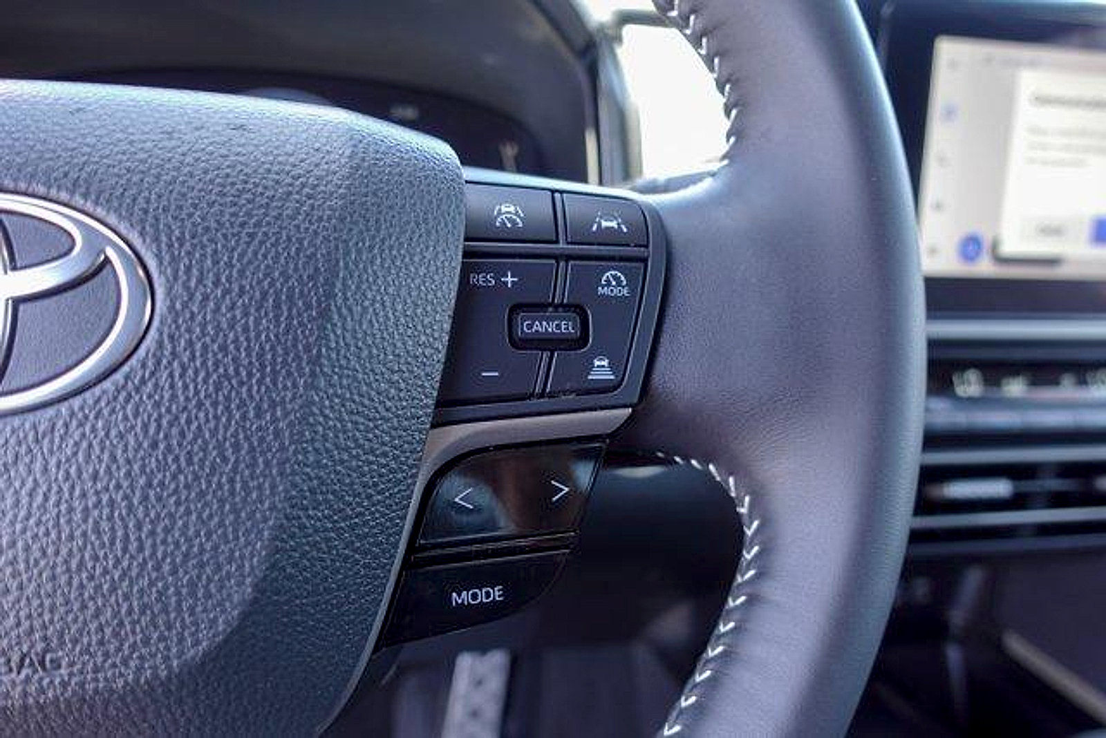 Certified 2025 Toyota Camry SE w/ Convenience Package FWD image 16