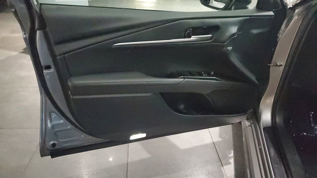 Used 2025 Toyota Camry XSE image 21