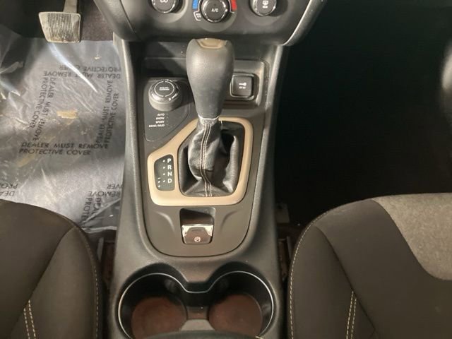Used 2016 Jeep Cherokee Sport image 14
