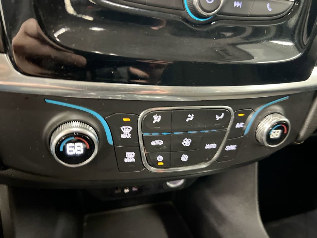 Used 2020 Chevrolet Traverse LS image 14