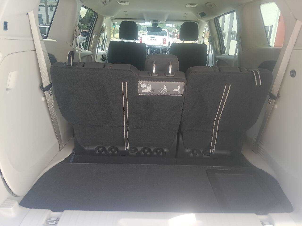 Used 2018 Chrysler Pacifica Touring Plus image 8