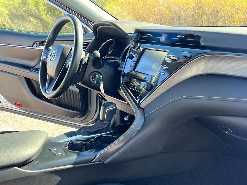 Used 2020 Toyota Camry SE image 26