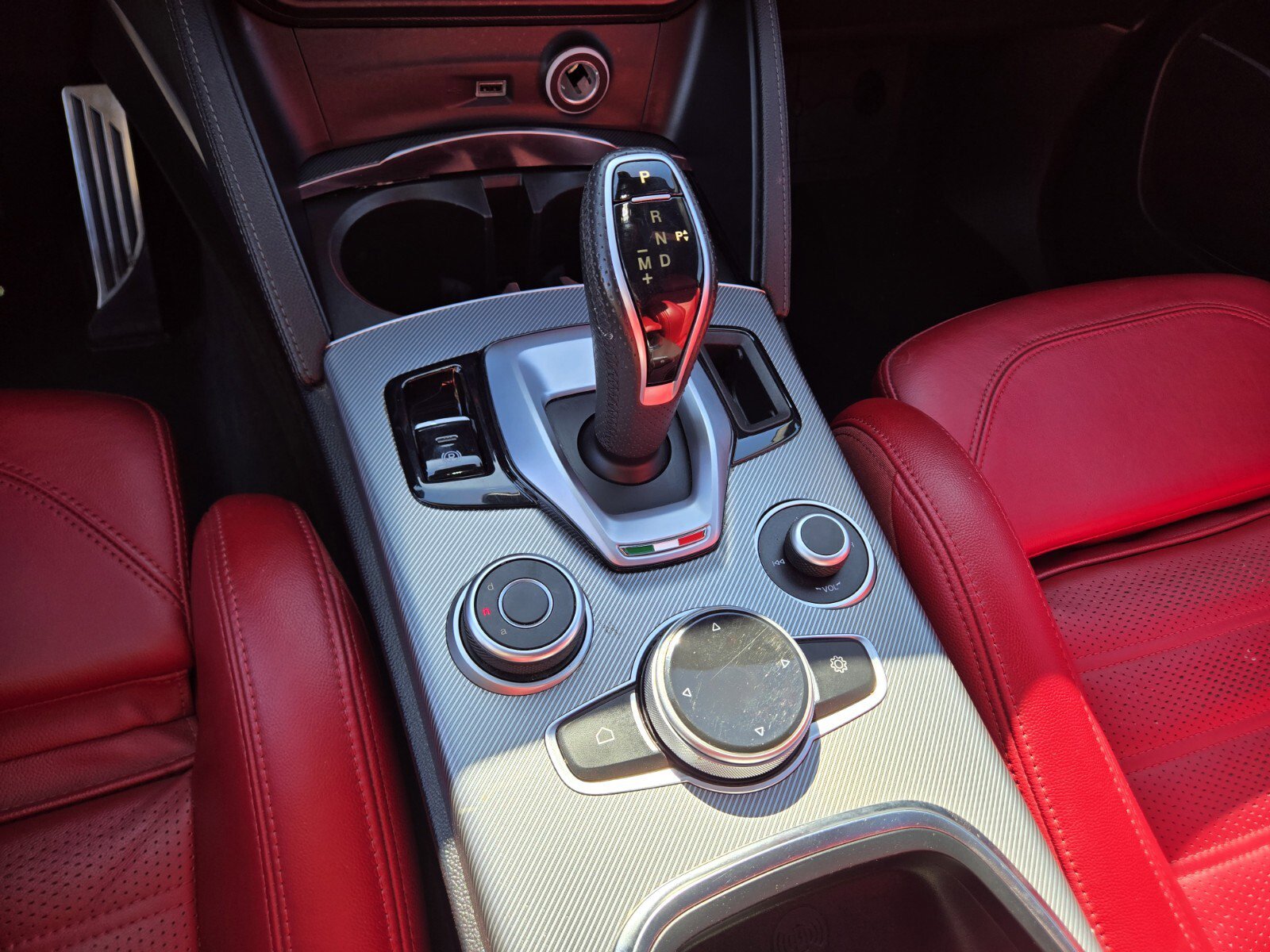 Used 2022 Alfa Romeo Stelvio Veloce image 22