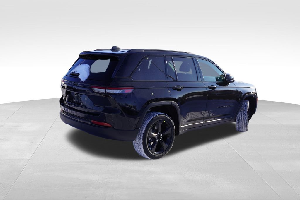 New 2025 Jeep Grand Cherokee Altitude image 3