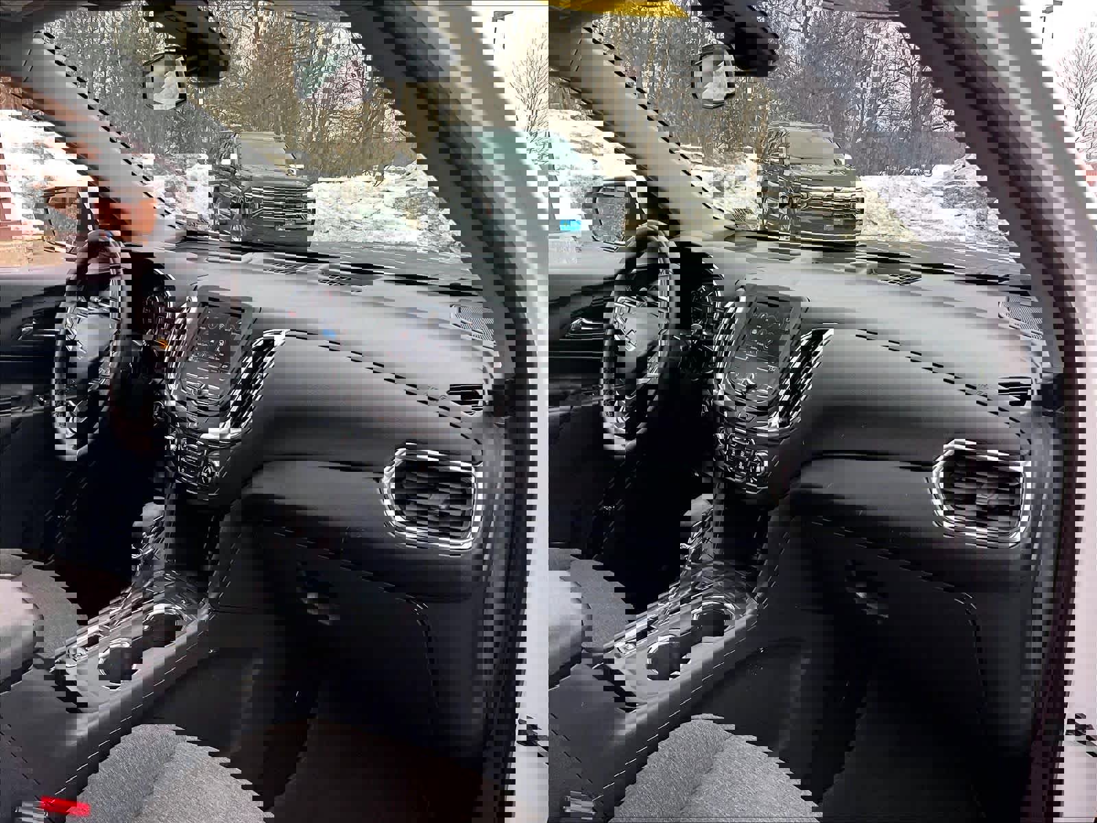 Used 2023 Chevrolet Equinox LT image 20