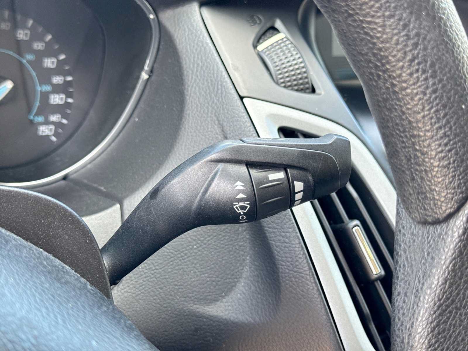 Used 2012 Ford Focus SE FWD image 23
