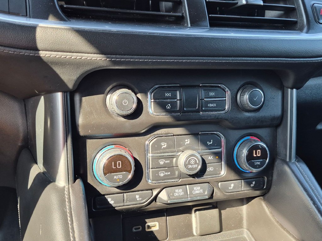 Used 2021 Chevrolet Tahoe Z71 w/ Z71 Signature Package AWD/4WD image 19