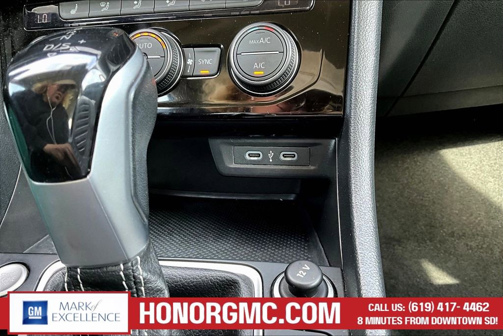 Used 2024 Volkswagen Jetta SE image 15