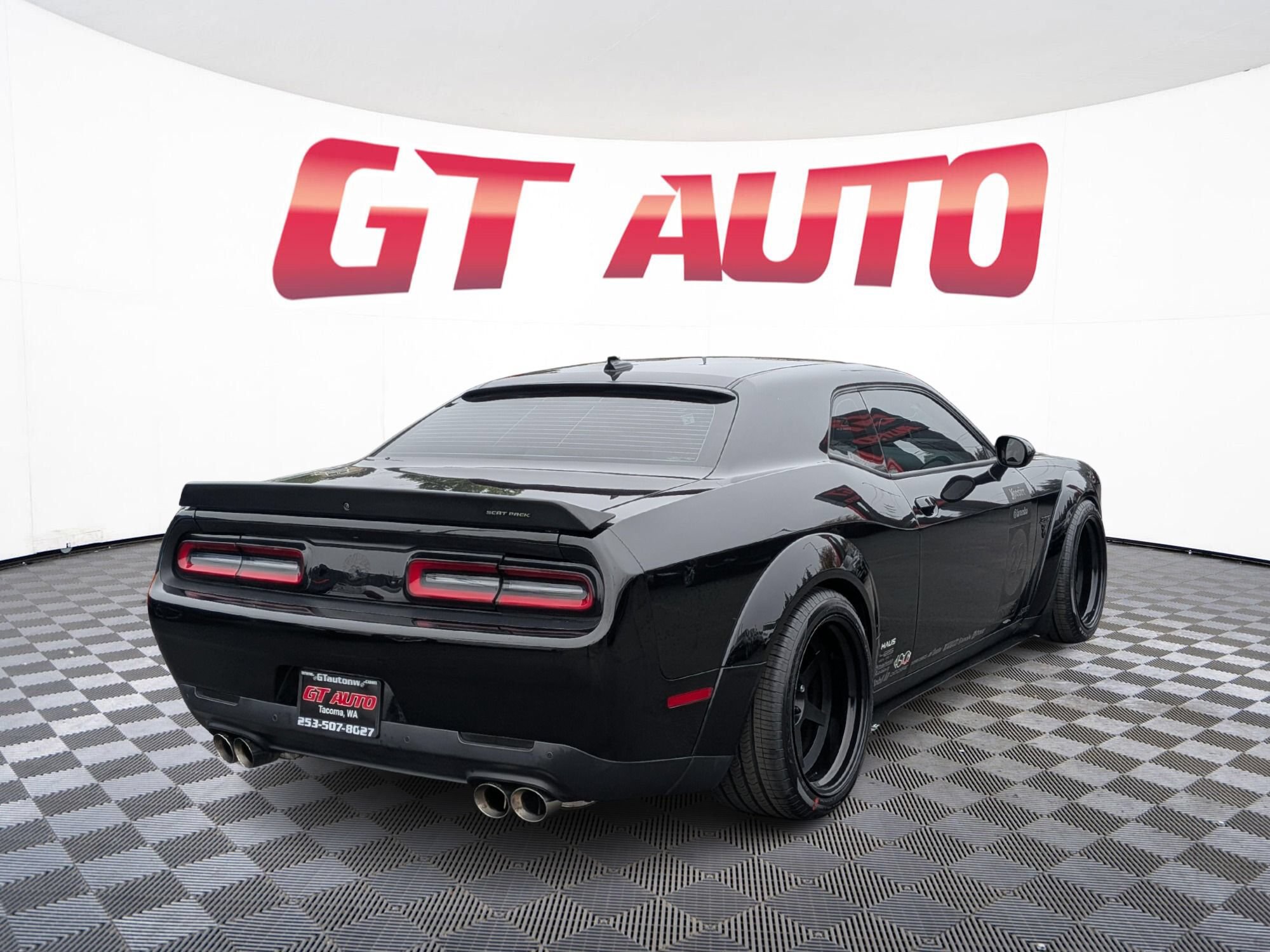 Used 2020 Dodge Challenger R/T Scat Pack RWD image 4