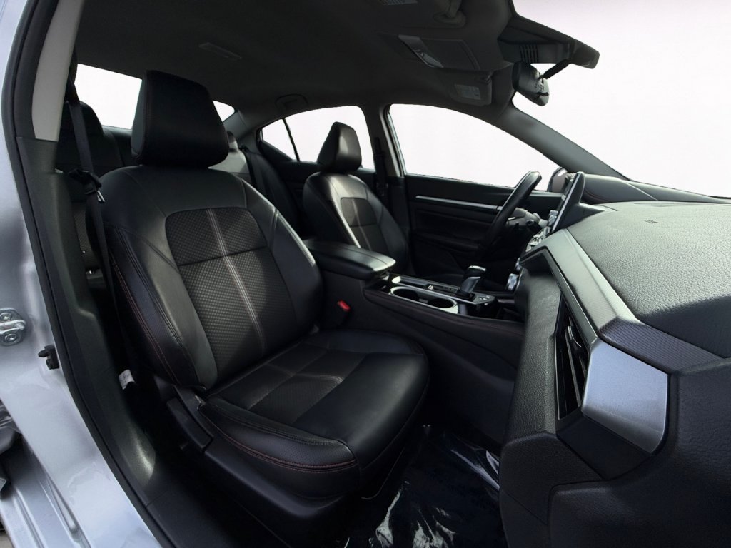 Used 2024 Nissan Altima 2.5 SR FWD image 15