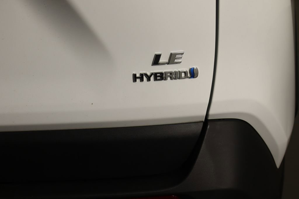 Used 2024 Toyota RAV4 LE AWD/4WD image 38