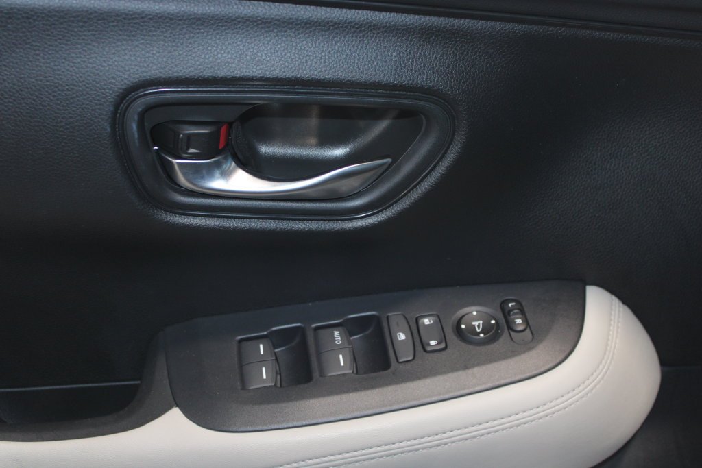 Certified 2024 Honda HR-V LX image 6