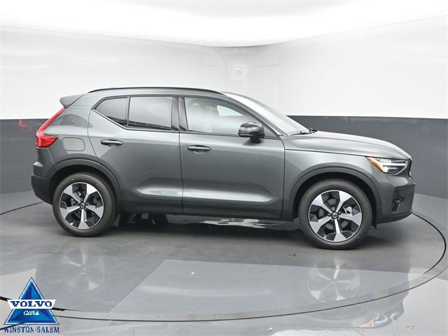 New 2026 Volvo XC40 B5 Plus w/ Protection Package Premier