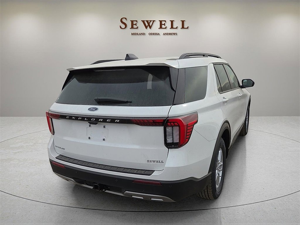 New 2026 Ford Explorer Active image 4