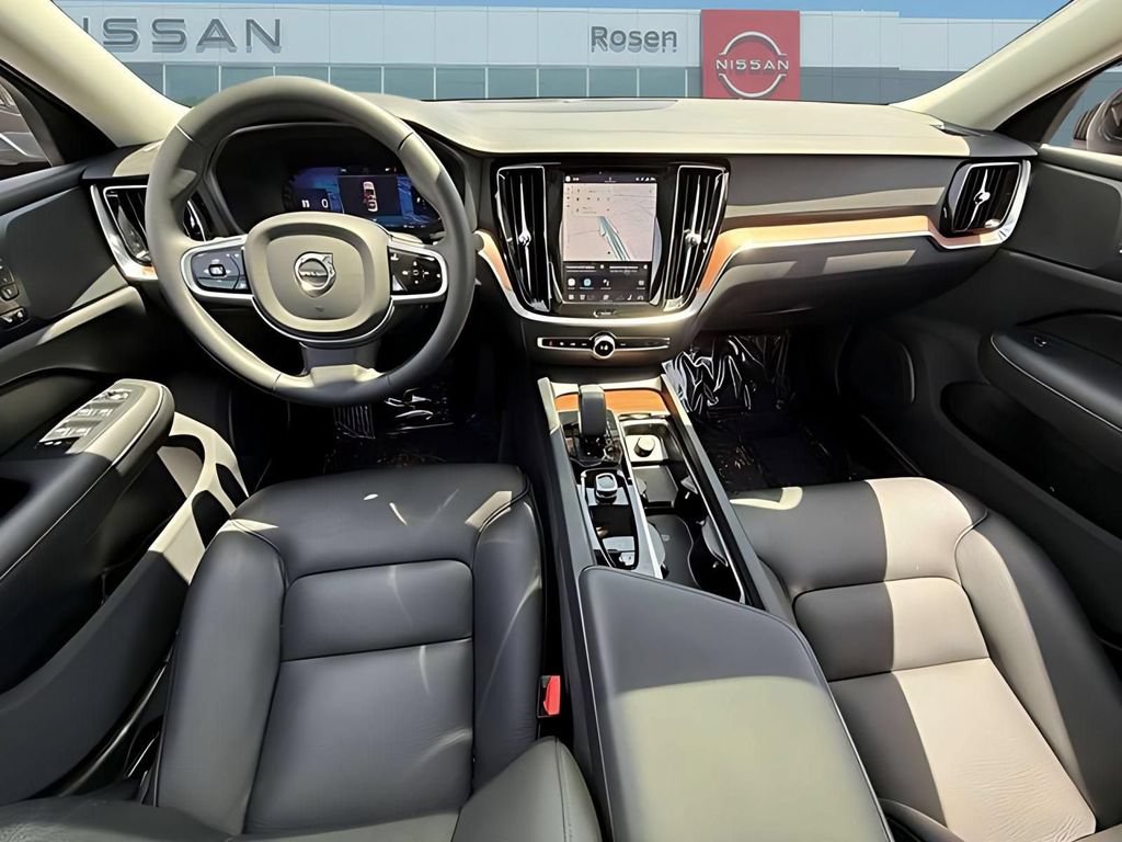 Used 2025 Volvo S60 B5 Plus AWD/4WD image 7