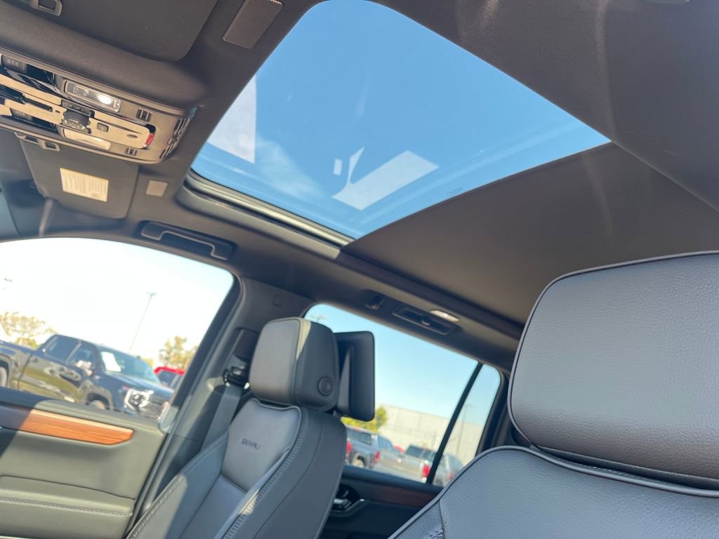 New 2026 GMC Yukon XL Denali w/ Denali Reserve Package image 21
