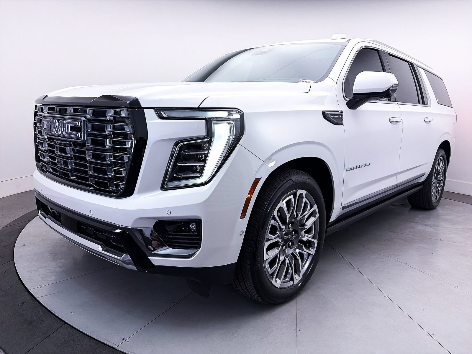 Used 2025 GMC Yukon XL Denali Ultimate AWD/4WD image 17