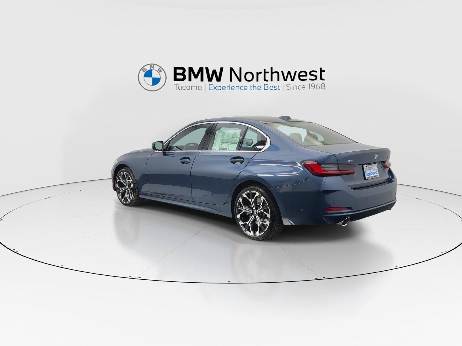 New 2026 BMW 330i xDrive Sedan w/ Convenience Package AWD/4WD image 12