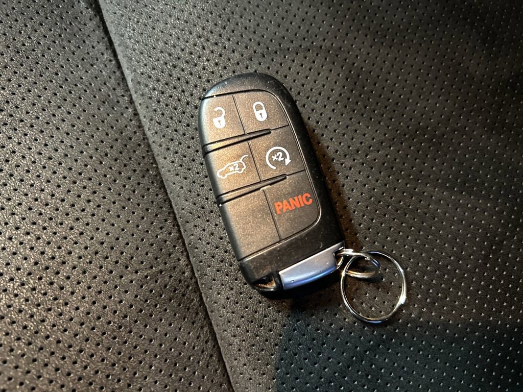 Used 2020 Jeep Grand Cherokee SRT image 33